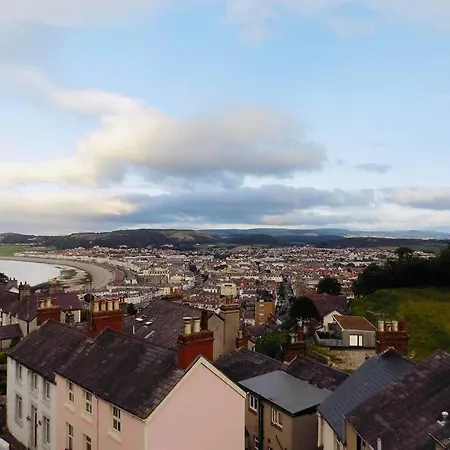 Beautiful Townhouse On The Great Orme, Llandudno Pet Friendly Vila Exterior foto