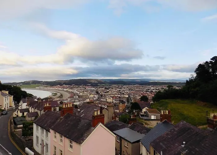 Beautiful Townhouse On The Great Orme, Llandudno Pet Friendly